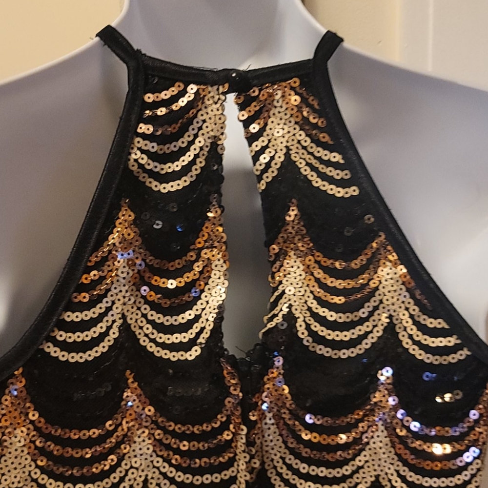 Dress - Picture 4 of 7